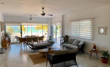 Departamento en planta baja frente al mar  en VENTA 3 recamaras