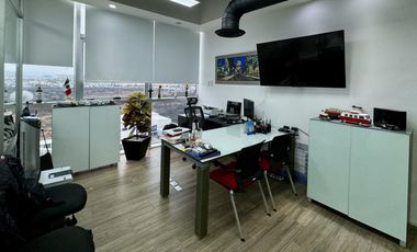VENTA Oficina Corporativa WTC QRO de 138.71 m2 totalmente acondicionada