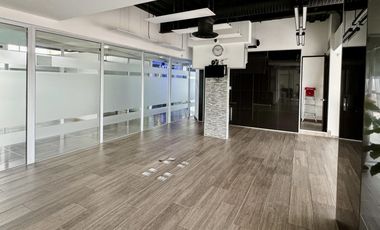 VENTA Oficina Corporativa WTC QRO de 81.75 m2 totalmente acondicionada