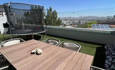 CASA EN VENTA EN CANTERAS CON CUARTO DE SERVICIO
