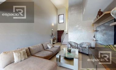 CASA EN VENTA EN CANTERAS CON CUARTO DE SERVICIO