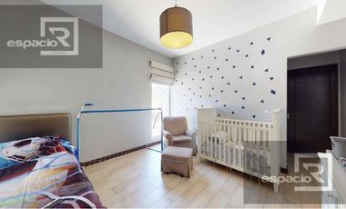 CASA EN VENTA EN CANTERAS CON CUARTO DE SERVICIO
