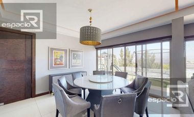 CASA EN VENTA EN CANTERAS CON CUARTO DE SERVICIO
