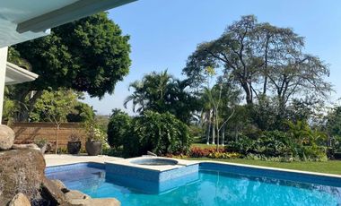 Casa en venta- Club de golf Tabachines