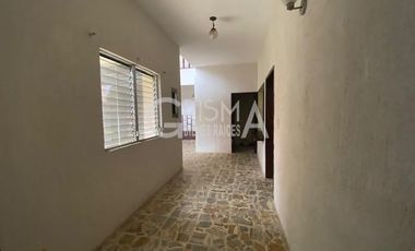 AMPLIA CASA EN VENTA EN COL. JARDINES