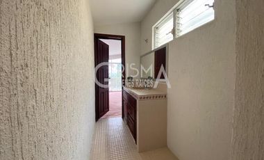 AMPLIA CASA EN VENTA EN COL. JARDINES