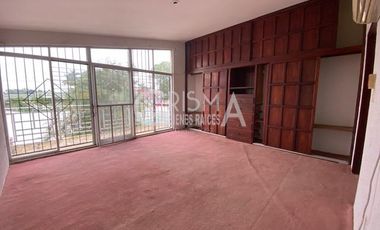 AMPLIA CASA EN VENTA EN COL. JARDINES