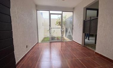AMPLIA CASA EN VENTA EN COL. JARDINES