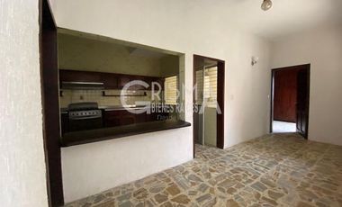 AMPLIA CASA EN VENTA EN COL. JARDINES