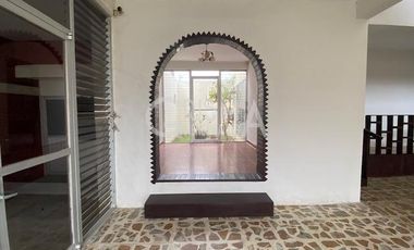 AMPLIA CASA EN VENTA EN COL. JARDINES