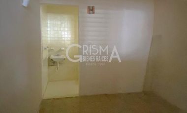 AMPLIA CASA EN VENTA EN COL. JARDINES