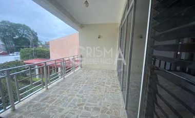 AMPLIA CASA EN VENTA EN COL. JARDINES