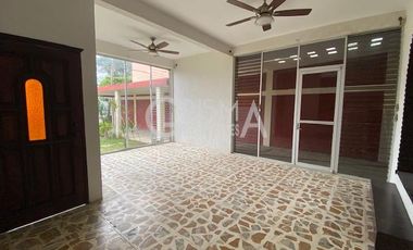 AMPLIA CASA EN VENTA EN COL. JARDINES