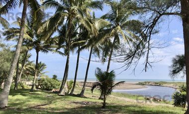 Casa en venta en casitas veracruz con vista a la playa y terreno amplio