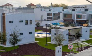 Casa en Venta Las Puentes -  San Nicolas de los Garza