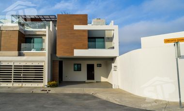 Casa en Venta Las Puentes -  San Nicolas de los Garza