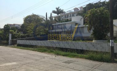 AMPLIA CASA EN VENTA EN FRACCIONAMIENTO JARDINES