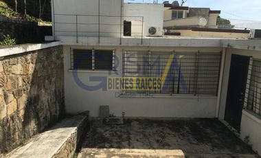 AMPLIA CASA EN VENTA EN FRACCIONAMIENTO JARDINES