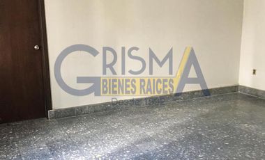 AMPLIA CASA EN VENTA EN FRACCIONAMIENTO JARDINES