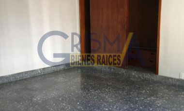 AMPLIA CASA EN VENTA EN FRACCIONAMIENTO JARDINES