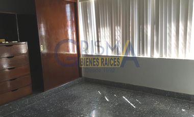 AMPLIA CASA EN VENTA EN FRACCIONAMIENTO JARDINES
