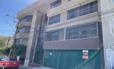 VENTA Oficina en Los Paraísos.