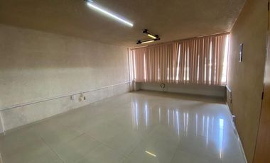 VENTA Oficina en Los Paraísos.
