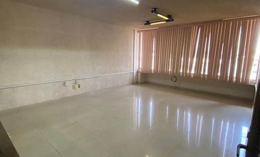 VENTA Oficina en Los Paraísos.