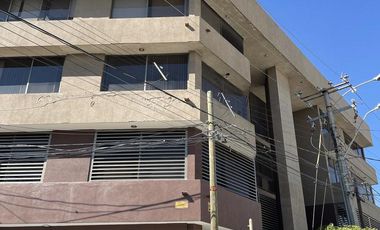 VENTA Oficina en Los Paraísos.