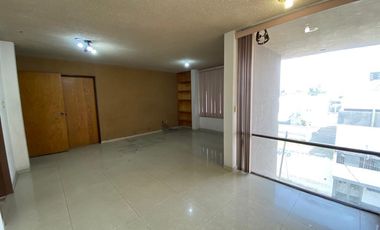 VENTA Oficina en Los Paraísos.