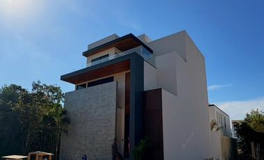 Casa en  VENTA Vía Cumbres