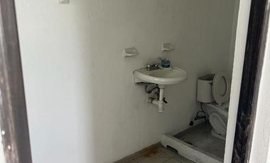 Local en Venta  en  Av. Rafael Cuervo, esquina con calle Costa del Sol No.126  Colonia Astilleros