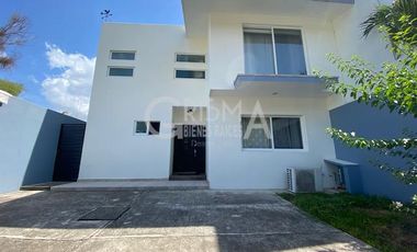 CASA EN VENTA EN COL. JARDINES