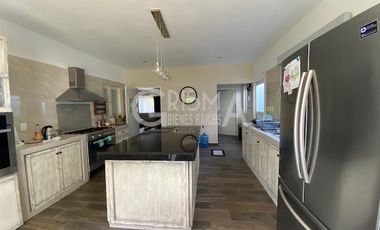 CASA EN VENTA EN COL. JARDINES