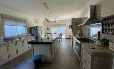 CASA EN VENTA EN COL. JARDINES