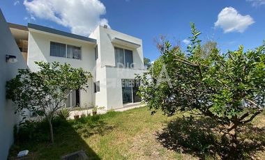 CASA EN VENTA EN COL. JARDINES