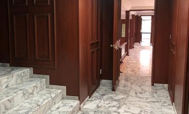 Casa en Venta en Lomas de Tecamachalco con pluma de seguridad