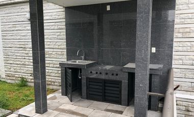 Casa en Venta en Lomas de Tecamachalco con pluma de seguridad