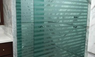 Casa en Venta en Lomas de Tecamachalco con pluma de seguridad