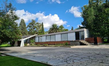 Casa de un nivel en venta o renta La Calera con alberca