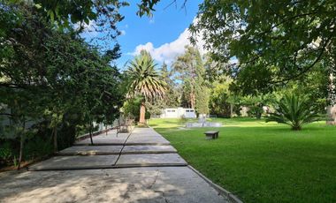 Casa de un nivel en venta o renta La Calera con alberca