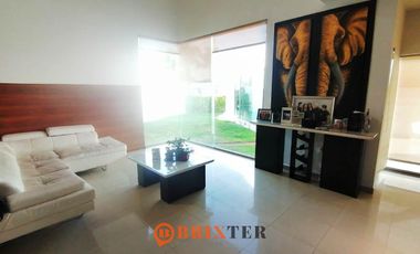 CASA EN VENTA EN LA PALOMA, RESIDENCIAL