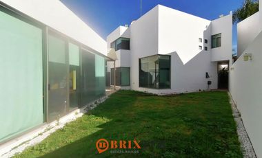 CASA EN VENTA EN LA PALOMA, RESIDENCIAL