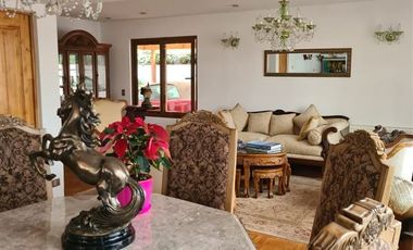 Casa en Venta en Eliecer Parada/ Chile España.