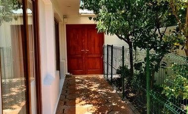 Casa en Venta en Eliecer Parada/ Chile España.
