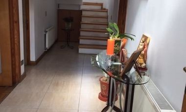 Casa en Venta en Eliecer Parada/ Chile España.