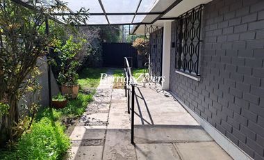 Casa en Arriendo en Emilia Tellez