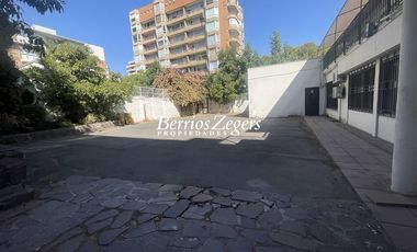 Terreno Construccion  en Venta en Metro Leones