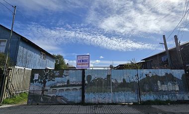 SE VENDE CASA Y AMPLIO TERRENO