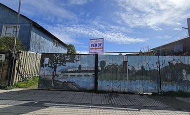 SE VENDE CASA Y AMPLIO TERRENO